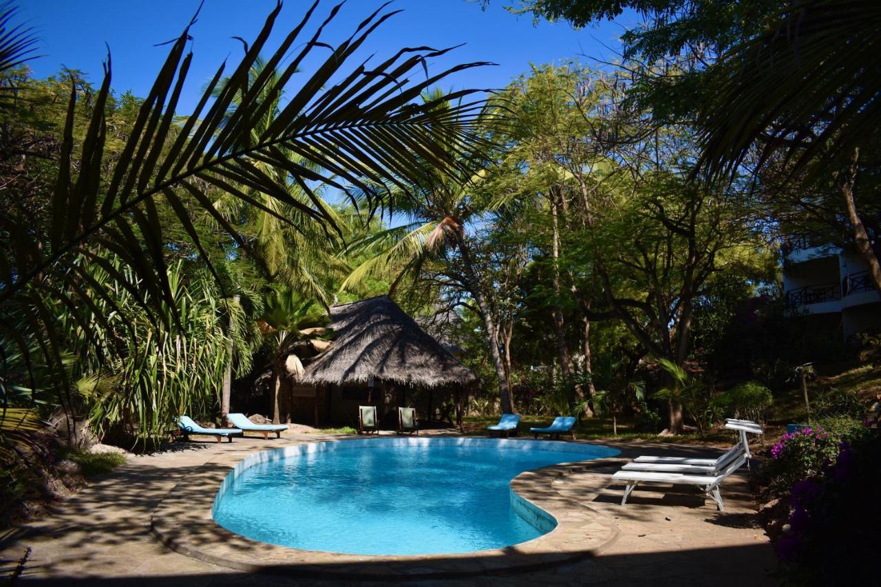 Silver Rock Hotel & Beachfront Apartments Malindi Exterior photo