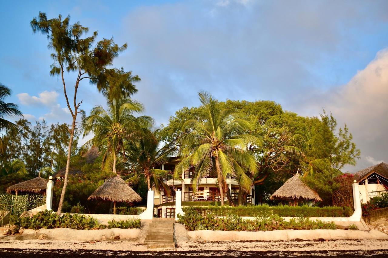Silver Rock Hotel & Beachfront Apartments Malindi Exterior photo