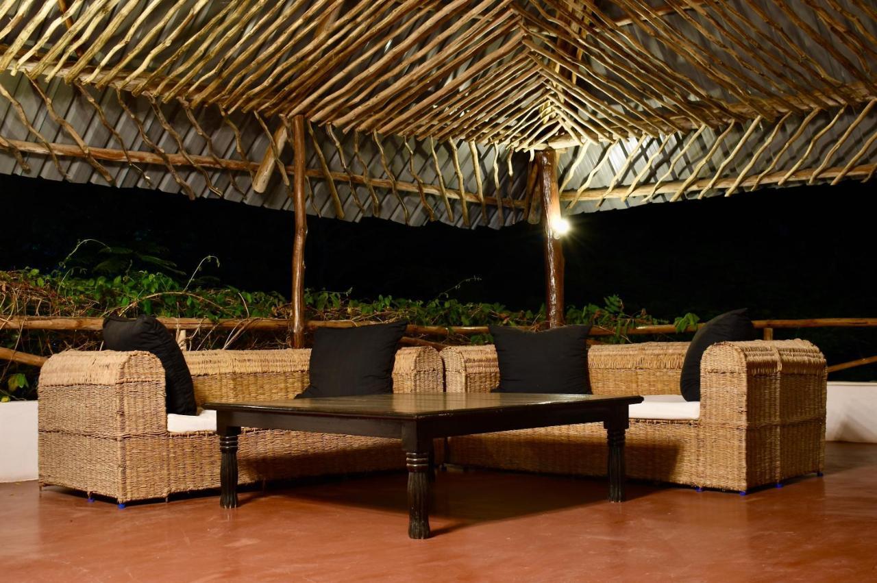 Silver Rock Hotel & Beachfront Apartments Malindi Exterior photo