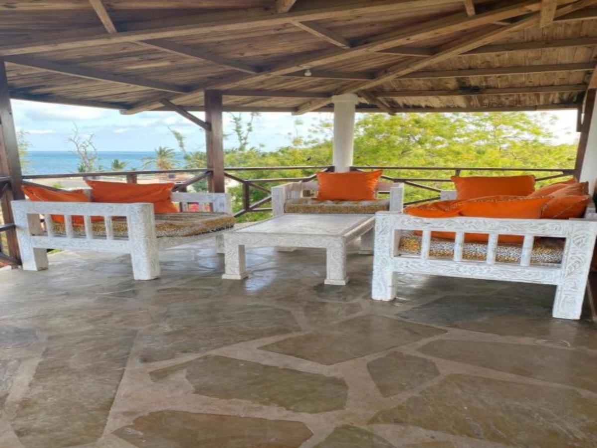 Silver Rock Hotel & Beachfront Apartments Malindi Exterior photo