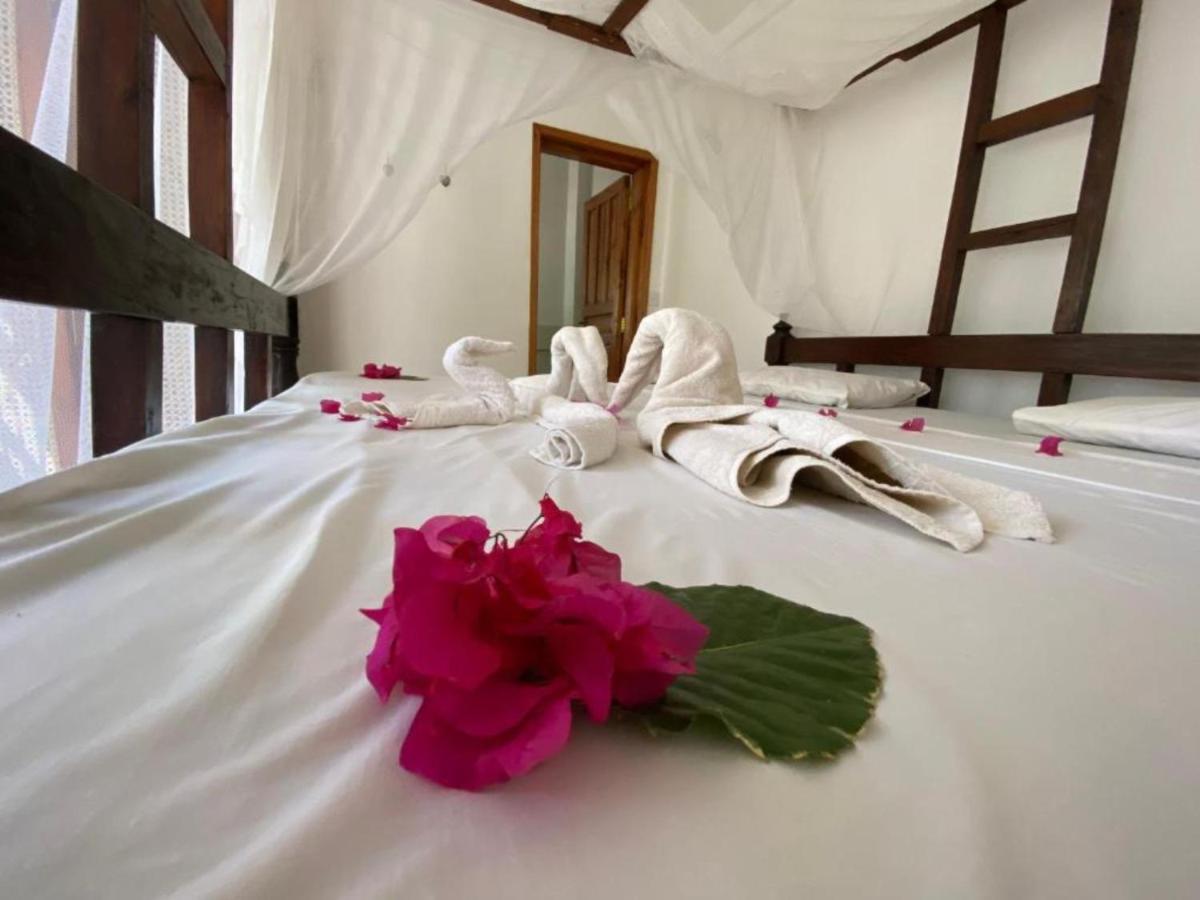Silver Rock Hotel & Beachfront Apartments Malindi Exterior photo