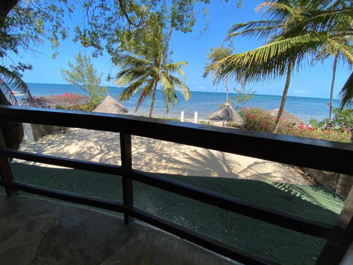 Silver Rock Hotel & Beachfront Apartments Malindi Exterior photo