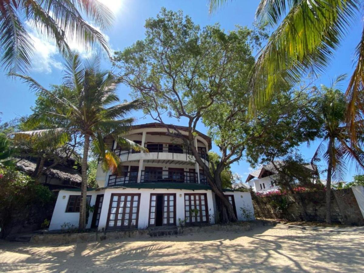 Silver Rock Hotel & Beachfront Apartments Malindi Exterior photo