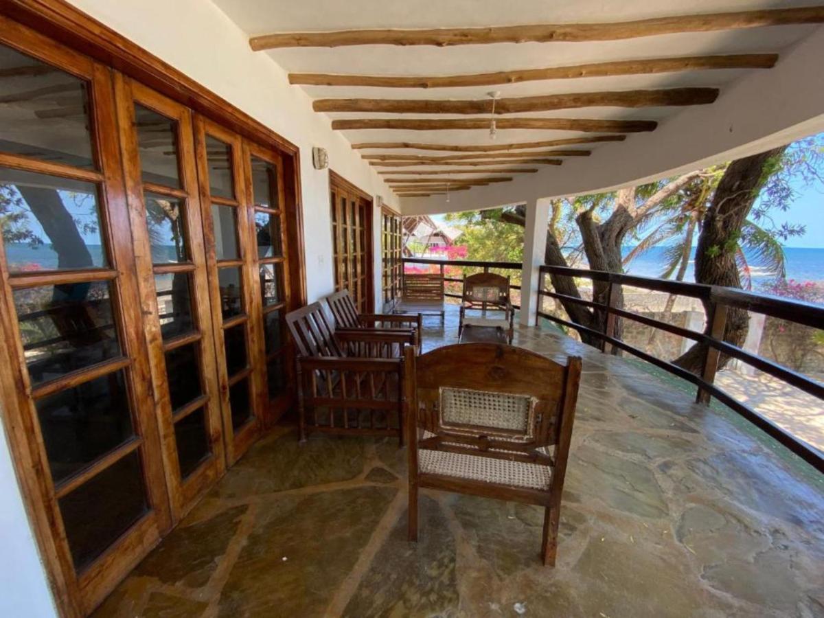 Silver Rock Hotel & Beachfront Apartments Malindi Exterior photo