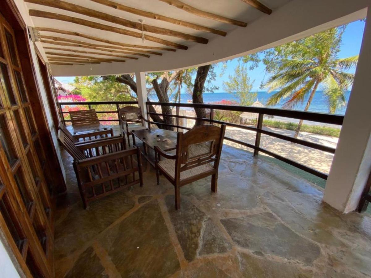 Silver Rock Hotel & Beachfront Apartments Malindi Exterior photo