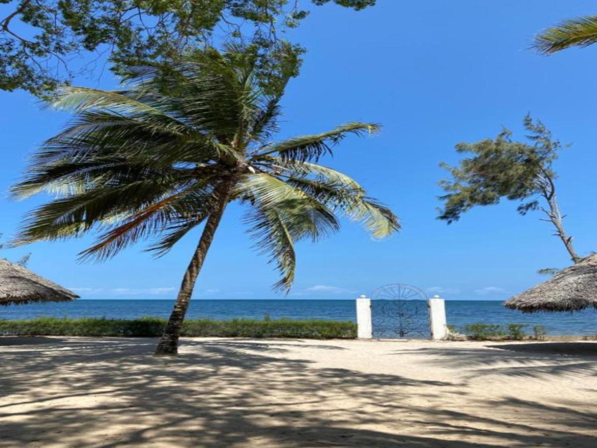 Silver Rock Hotel & Beachfront Apartments Malindi Exterior photo