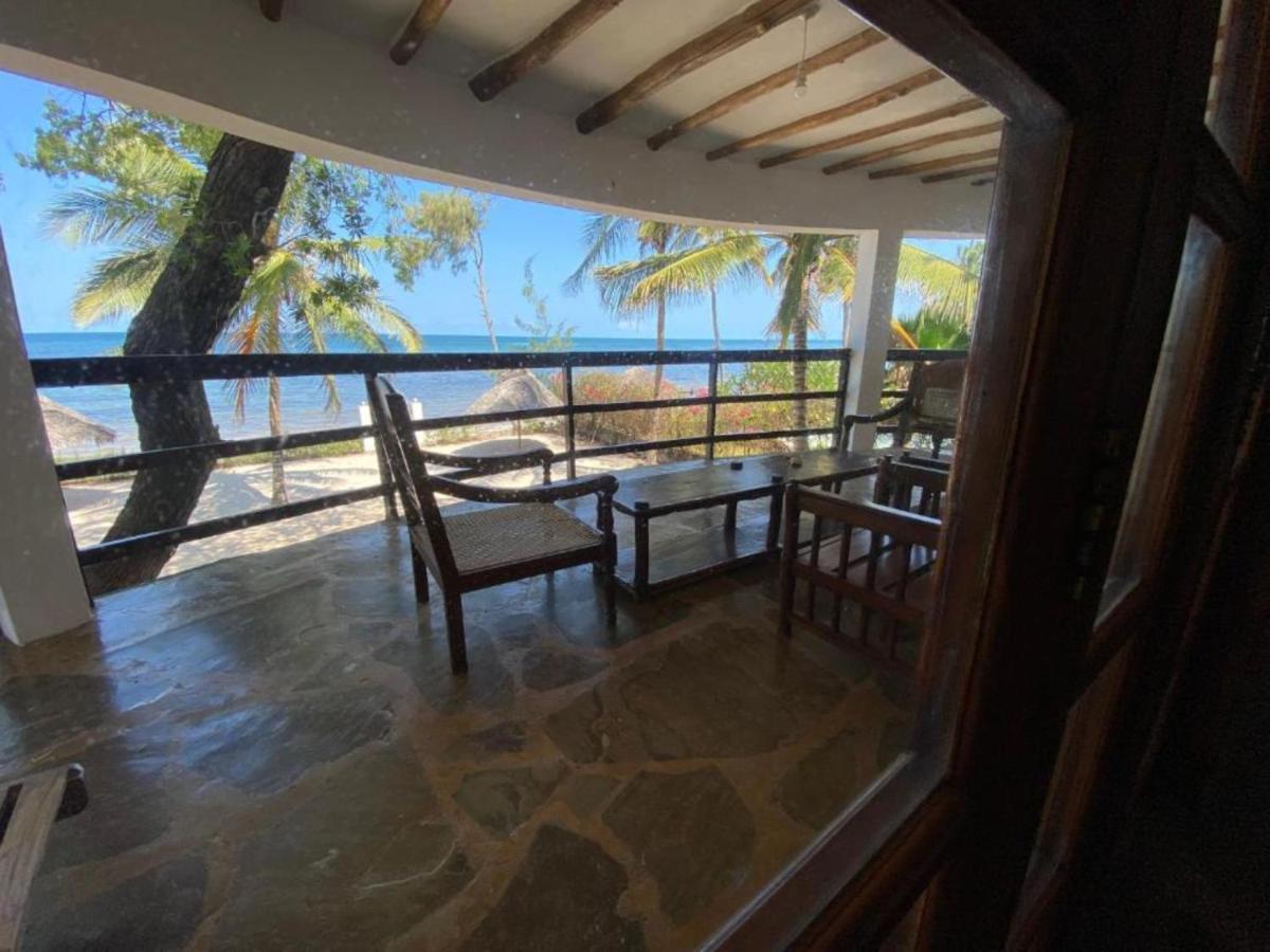 Silver Rock Hotel & Beachfront Apartments Malindi Exterior photo