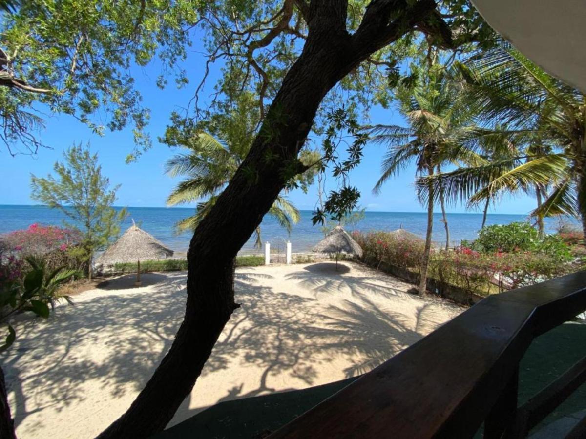 Silver Rock Hotel & Beachfront Apartments Malindi Exterior photo