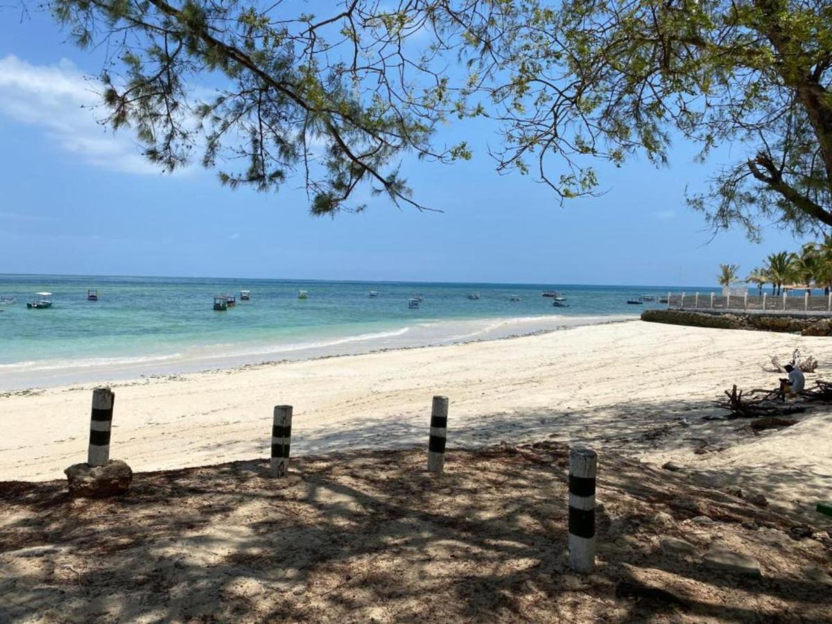 Silver Rock Hotel & Beachfront Apartments Malindi Exterior photo