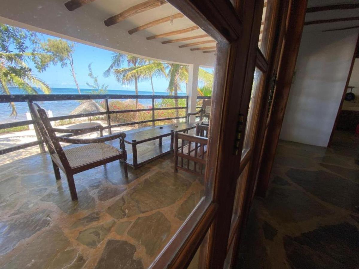 Silver Rock Hotel & Beachfront Apartments Malindi Exterior photo