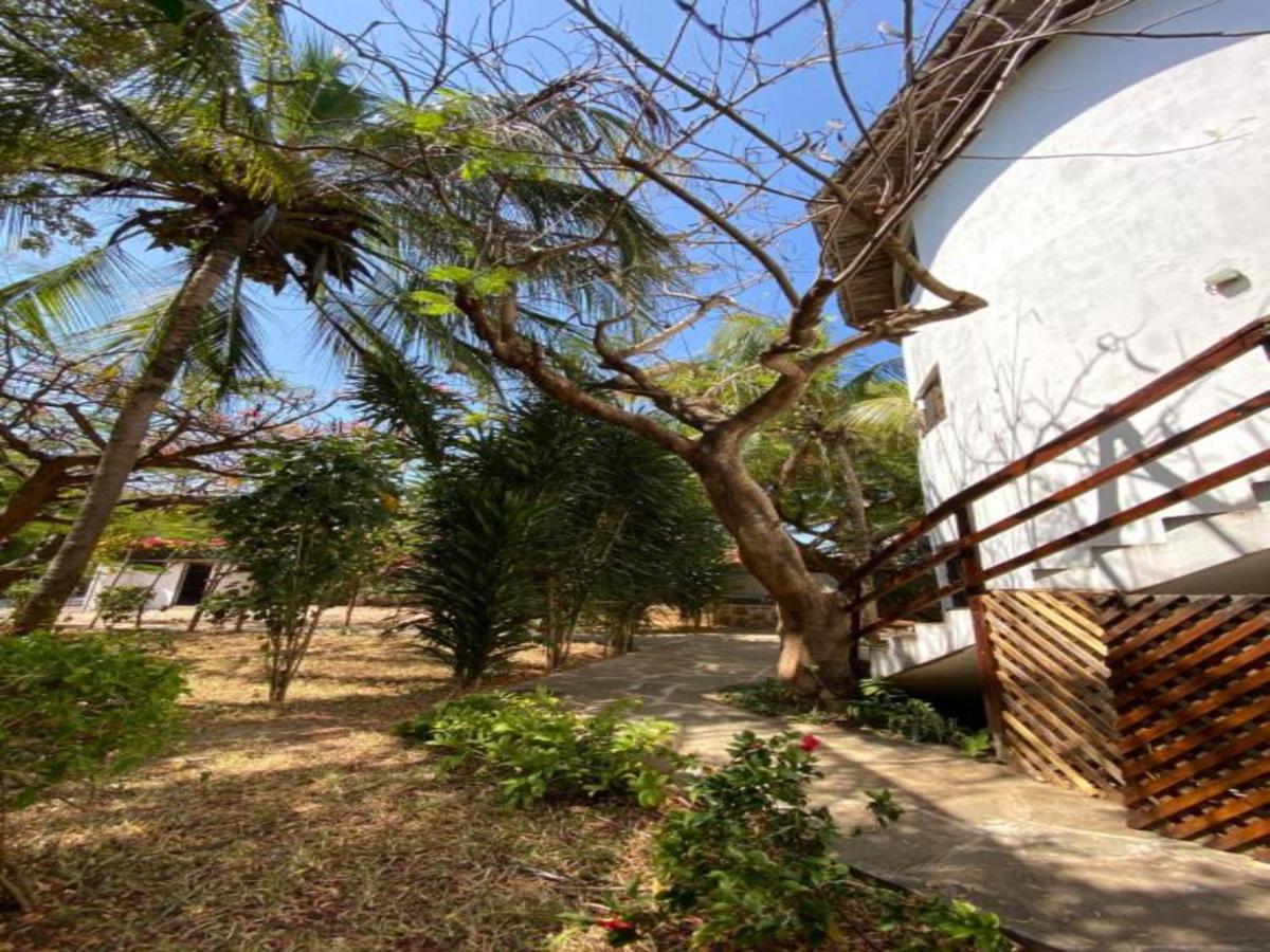 Silver Rock Hotel & Beachfront Apartments Malindi Exterior photo
