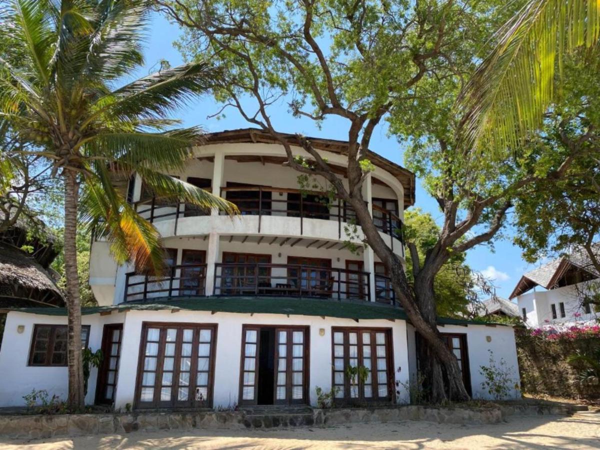 Silver Rock Hotel & Beachfront Apartments Malindi Exterior photo