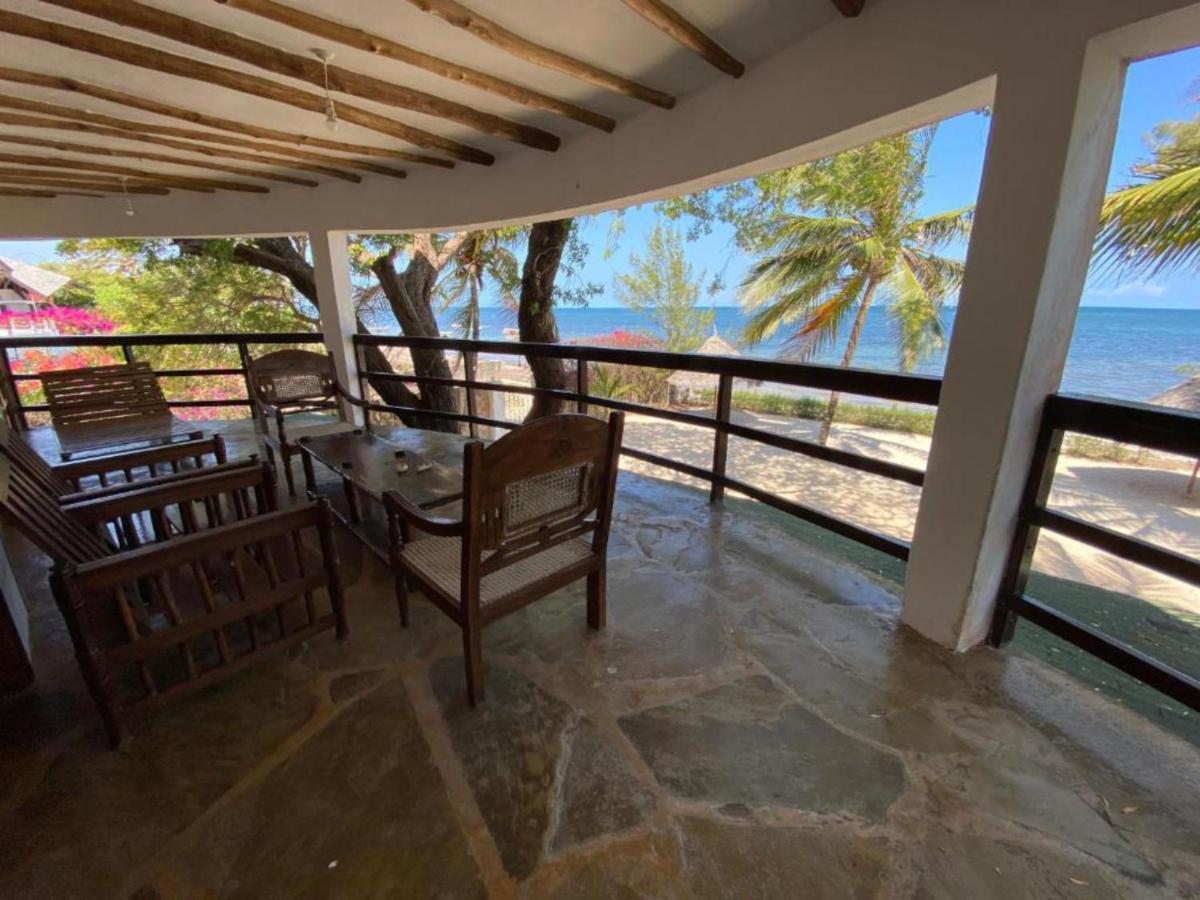 Silver Rock Hotel & Beachfront Apartments Malindi Exterior photo