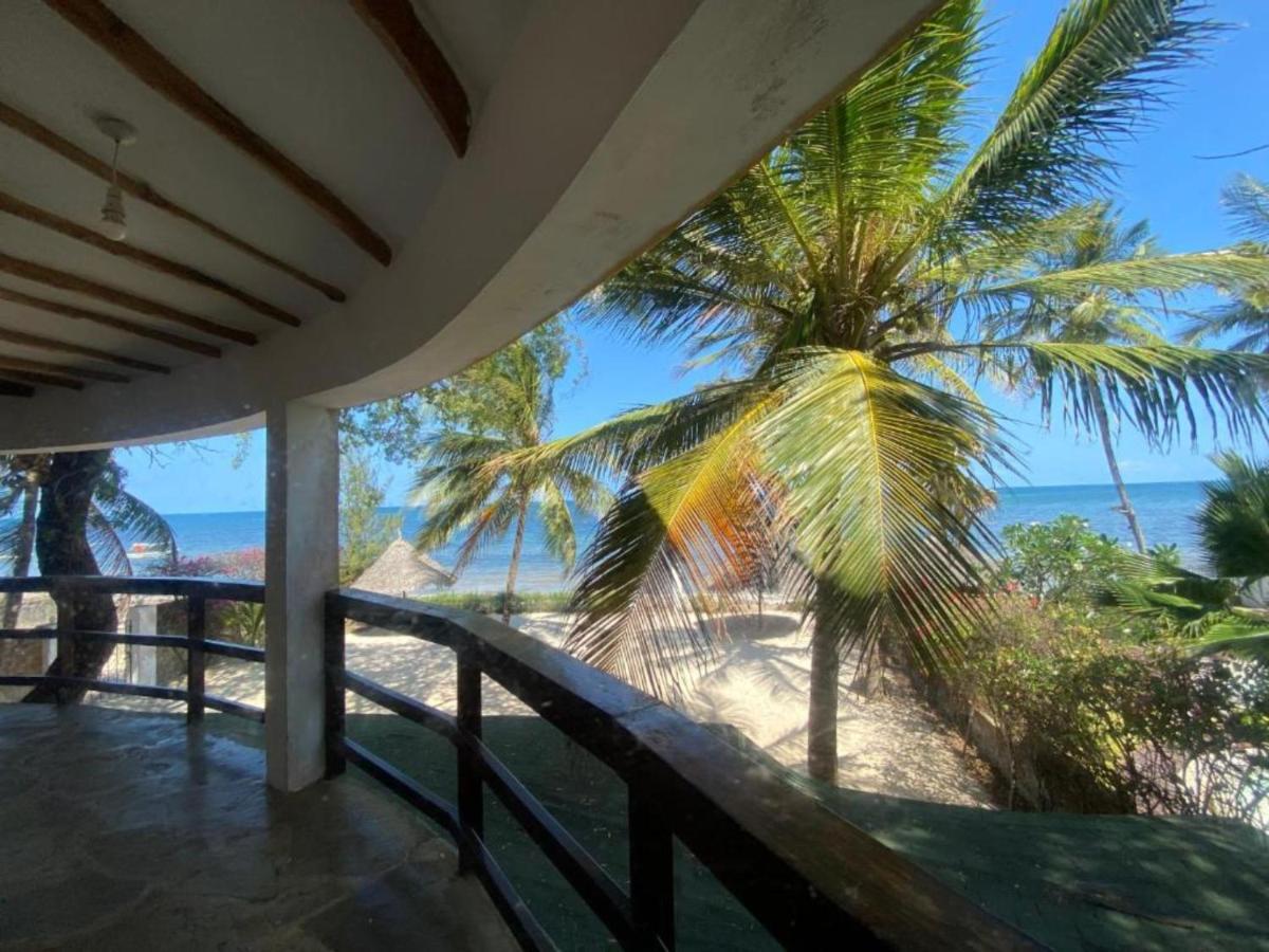 Silver Rock Hotel & Beachfront Apartments Malindi Exterior photo