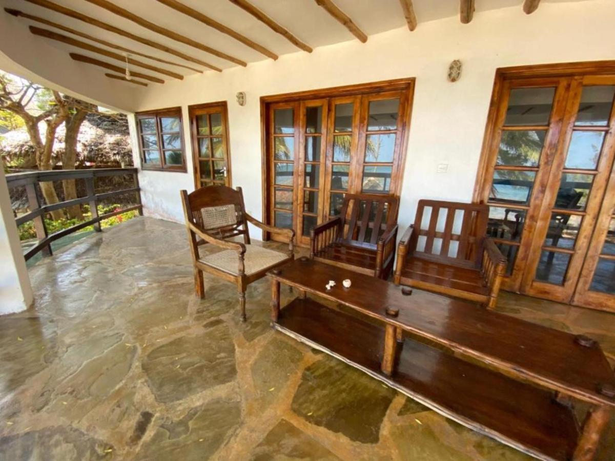 Silver Rock Hotel & Beachfront Apartments Malindi Exterior photo
